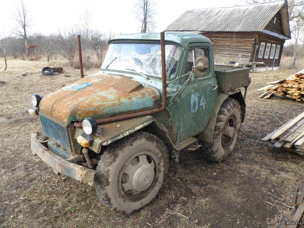 Дебил Жили у нас в деревне по соседству, два друга соседа Демьянов и Биляев  однажды они замутили самодел трактор для хозяйства и покоса , назвали его ДЕБИЛ  трактор, конструкторы